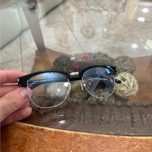 Yves Saint Laurent - YSL SL 104 Eyeglasses
by Yves Saint Laurent - YSL - Picture 5 of 6